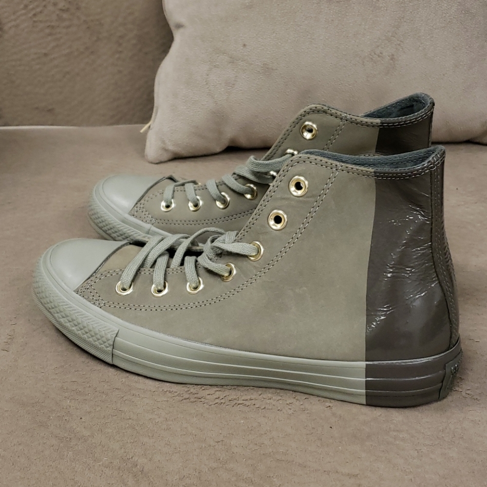 New converse ,very cute green colour,comfortable